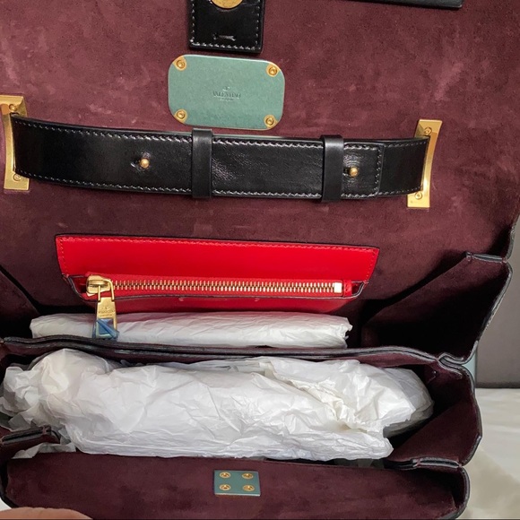 NWT Valentino Vlogo V Chain Top Handle Leather Handbag in Black - Picture 9 of 10